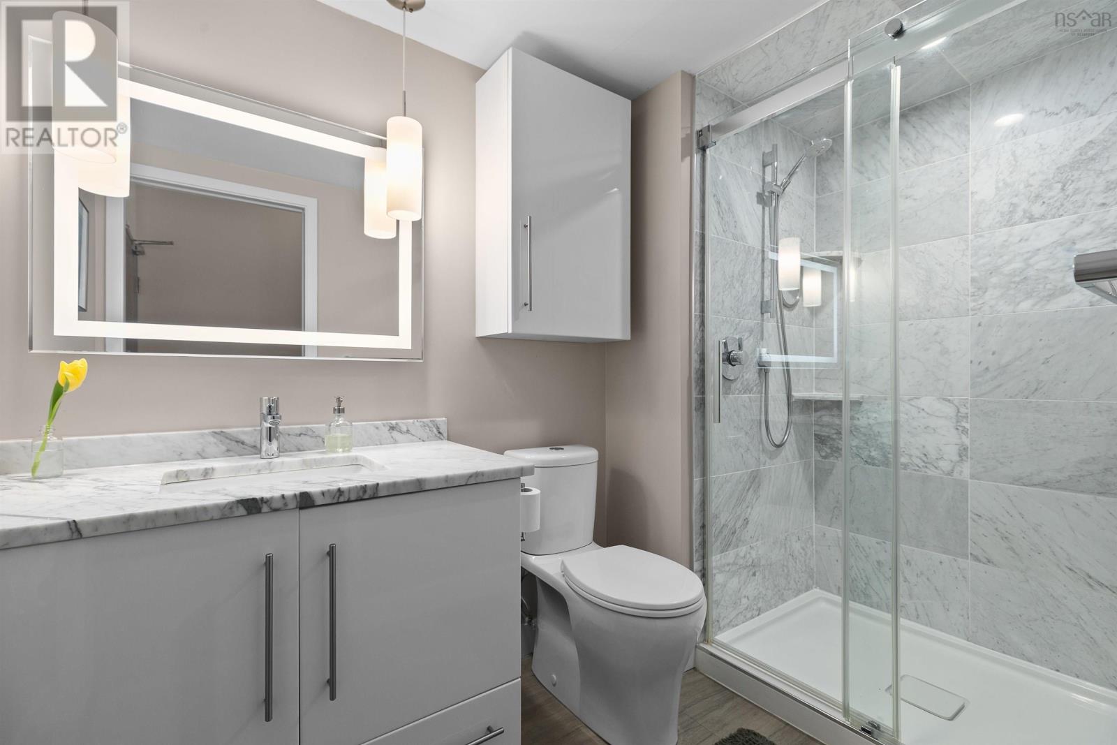 Property 16 of 42 of 118 5662 Roberts Street