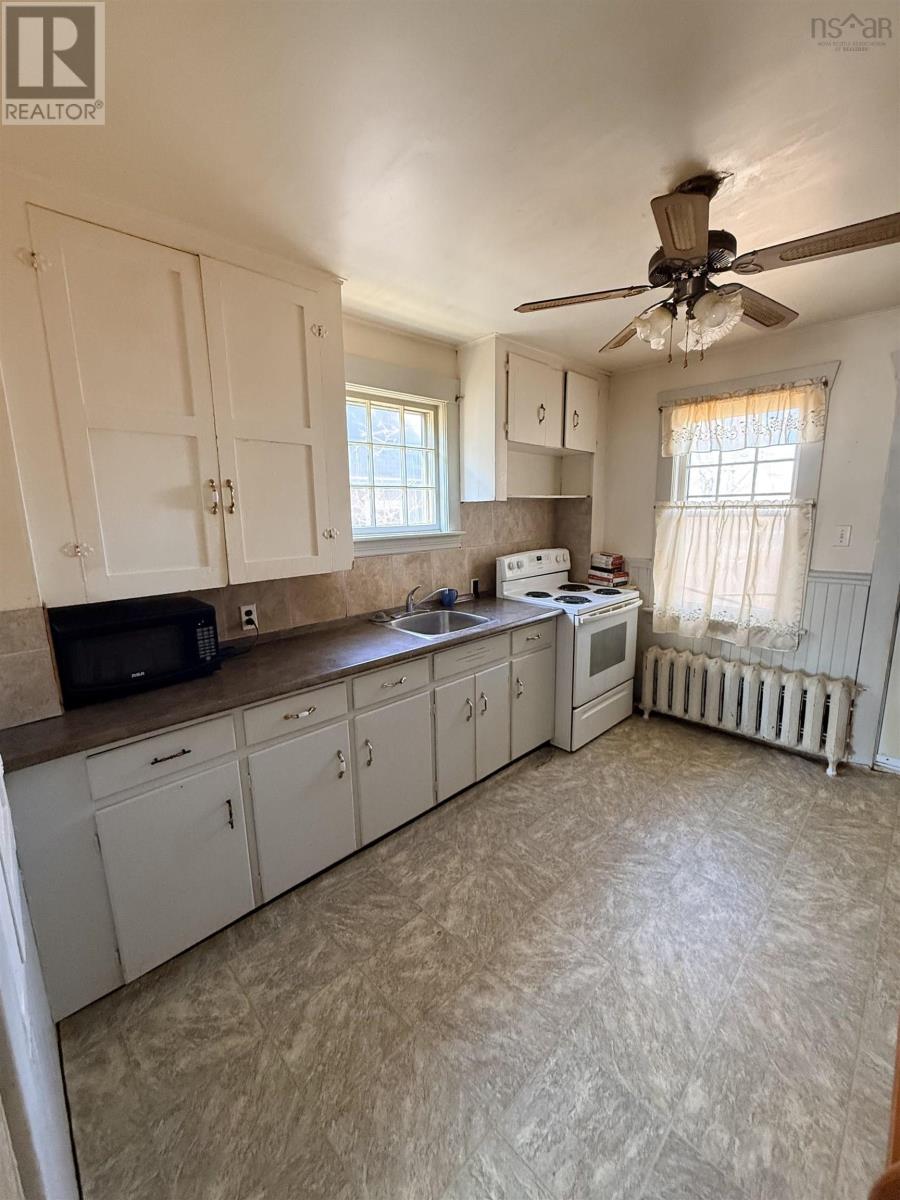 Property 18 of 38 of 134 Argyle Street