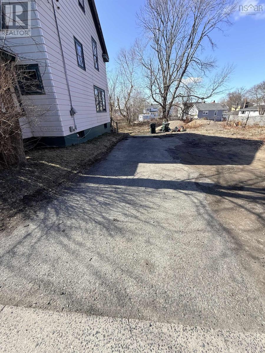 Property 8 of 38 of 134 Argyle Street