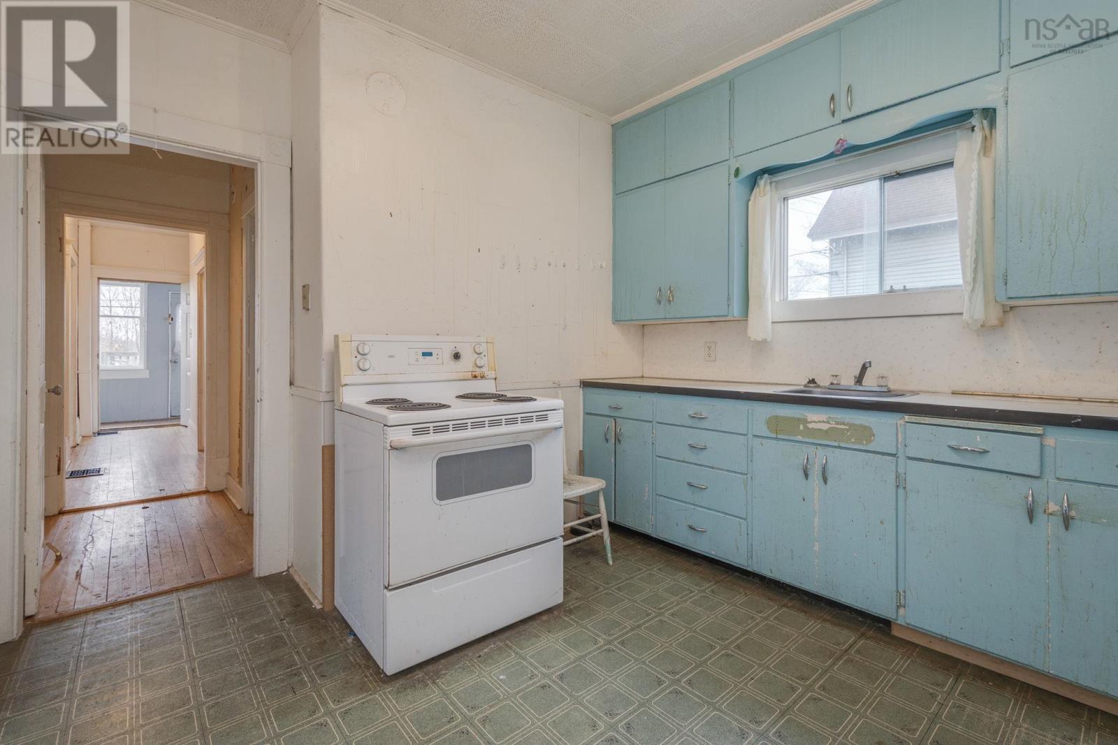 Property 14 of 48 of 1132 Prince Street