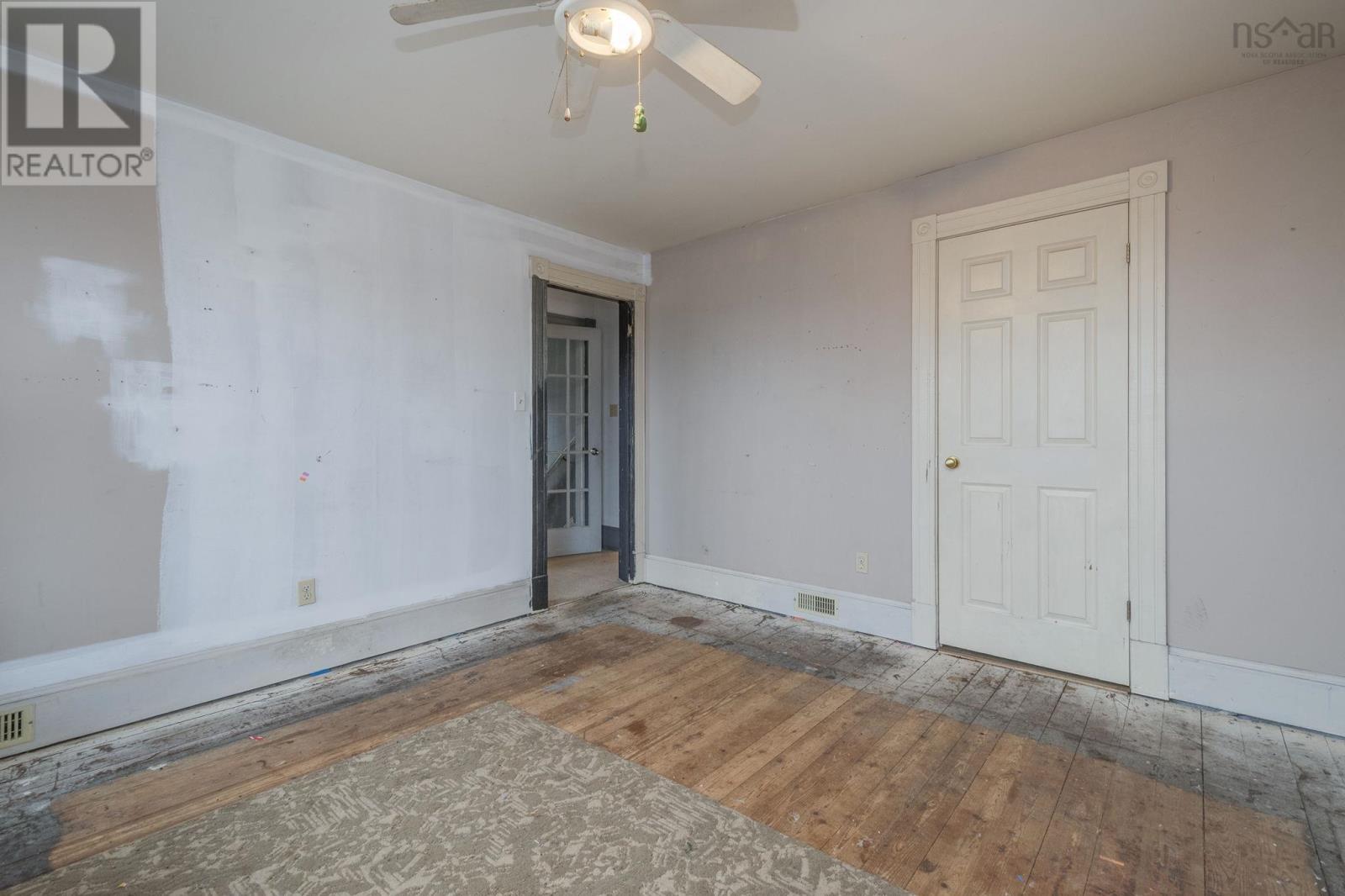 Property 27 of 48 of 1132 Prince Street