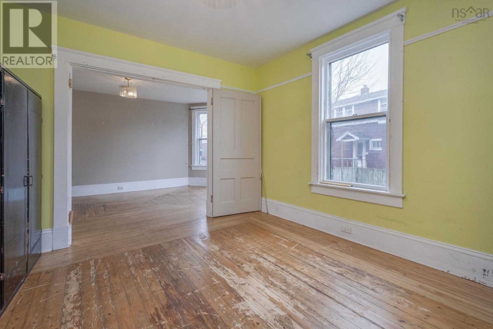 Property 3 of 48 of 1132 Prince Street