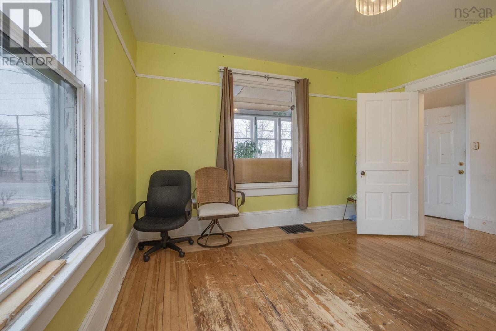 Property 5 of 48 of 1132 Prince Street