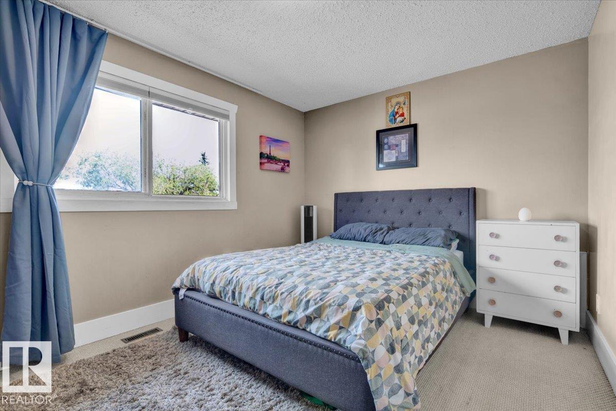 10027 173 AV NW, Edmonton