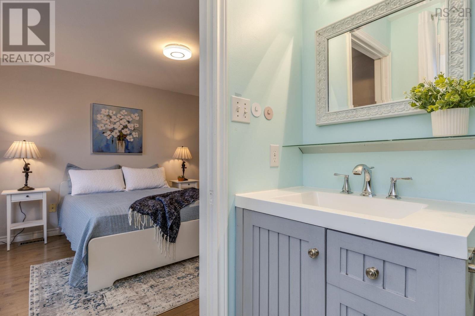 Property 26 of 44 of 53 Heathside Crescent