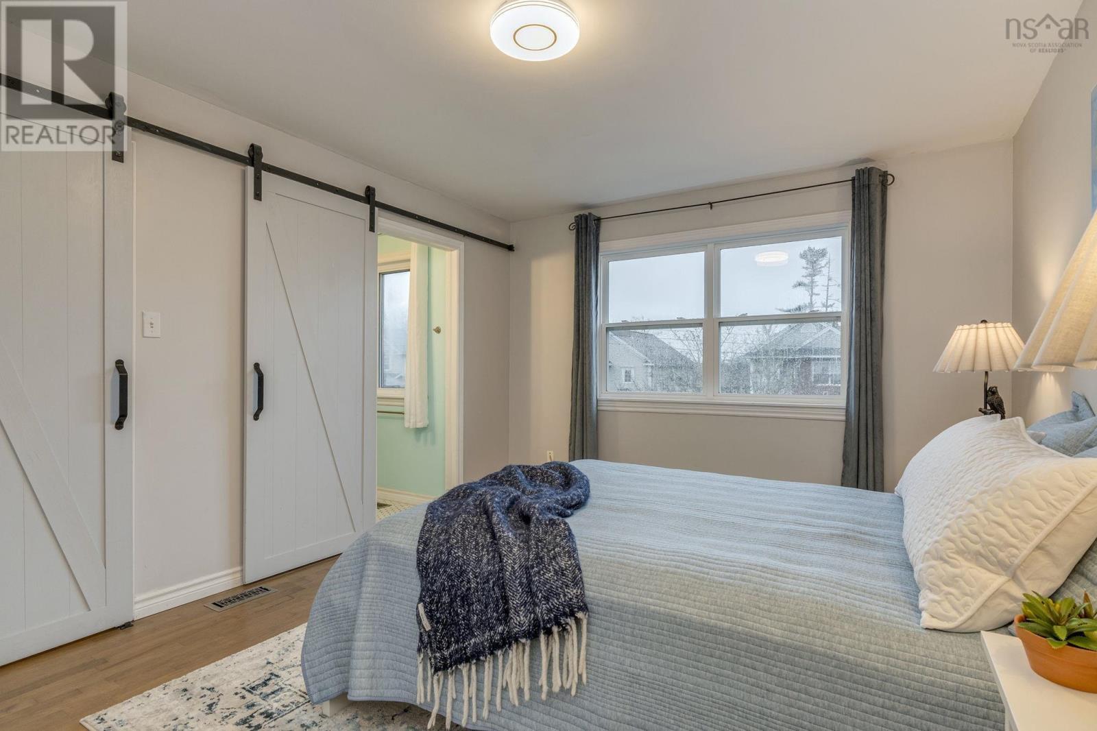 Property 25 of 44 of 53 Heathside Crescent