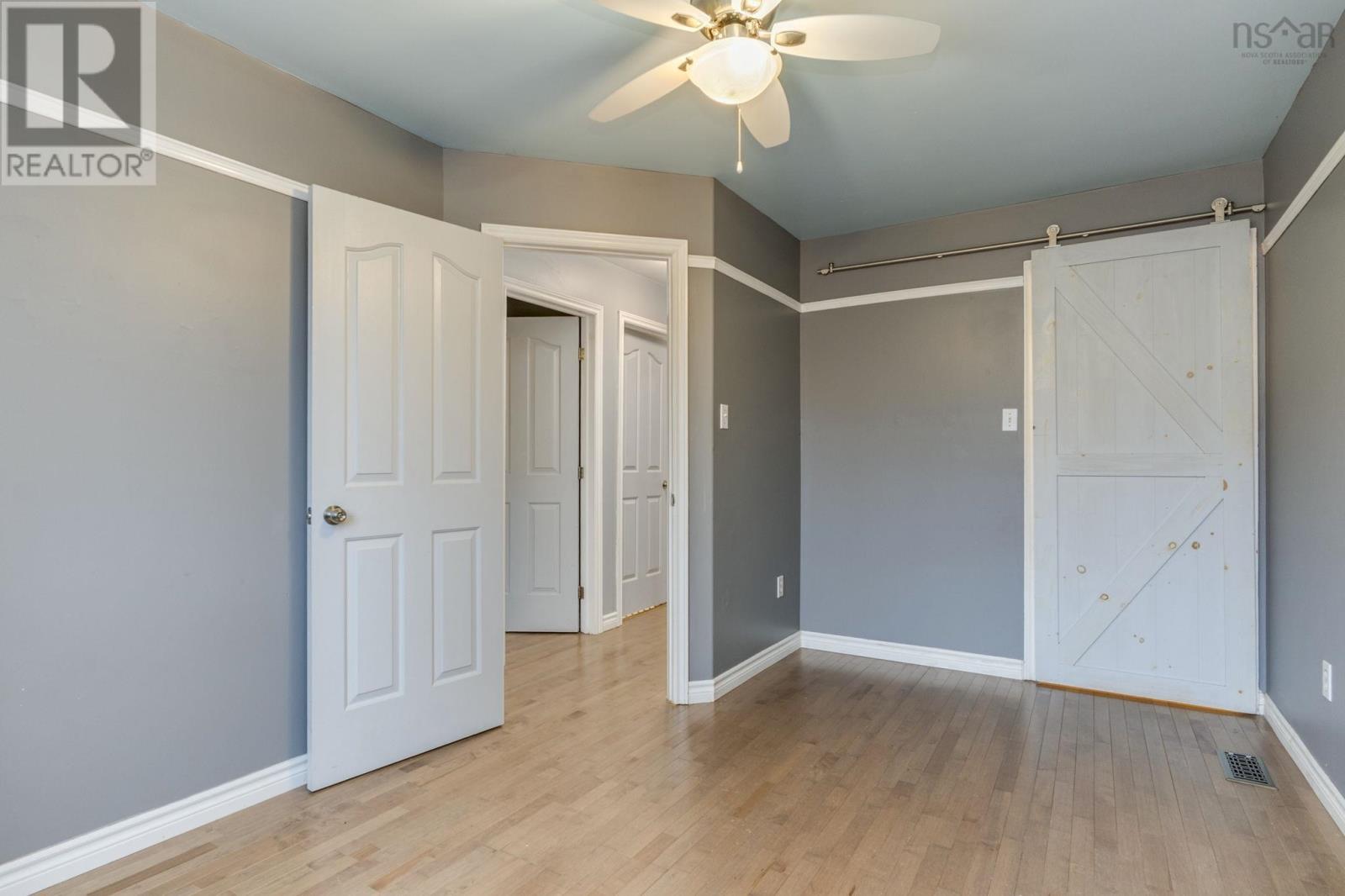 Property 31 of 44 of 53 Heathside Crescent