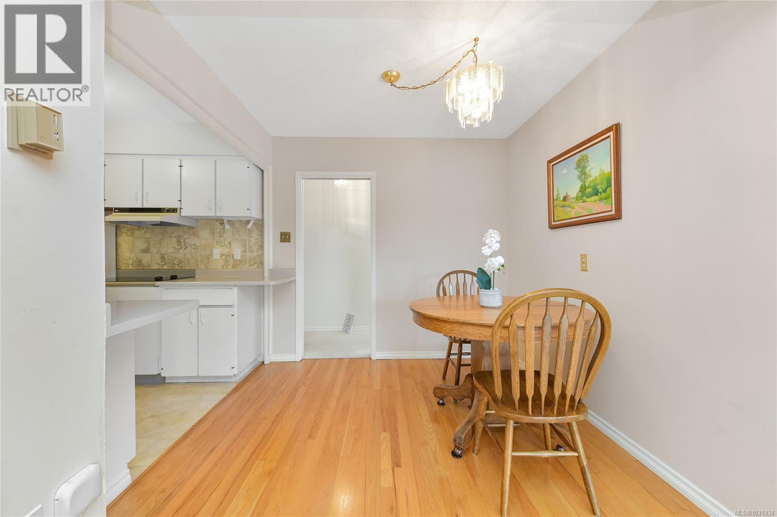 102 1400 Newport Avenue, Oak Bay