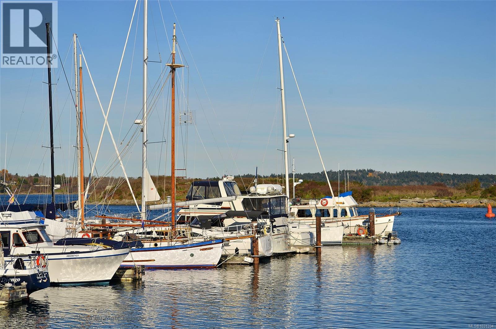 102 1400 Newport Avenue, Oak Bay