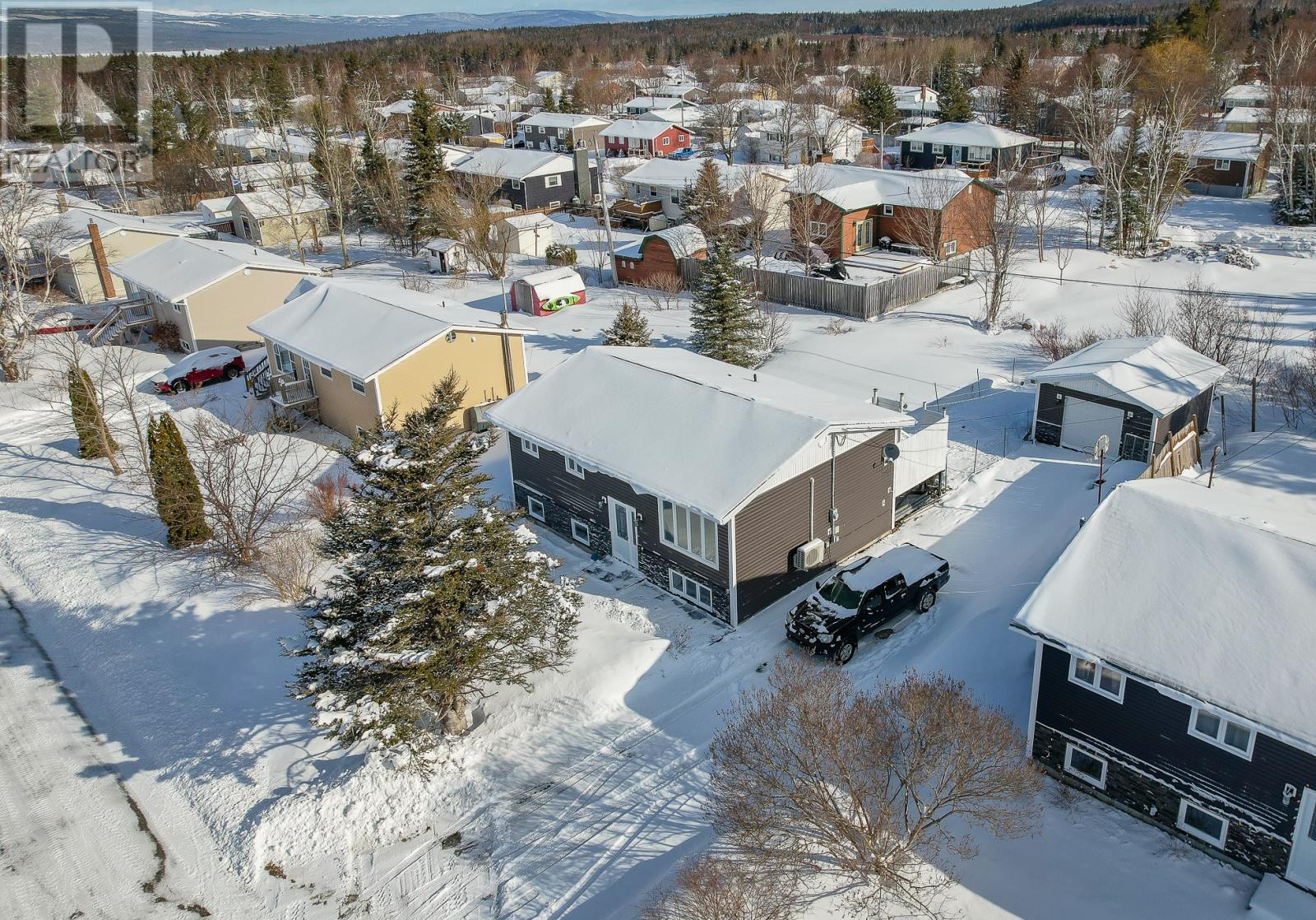 17 BISHOP AVENUE - Image 2