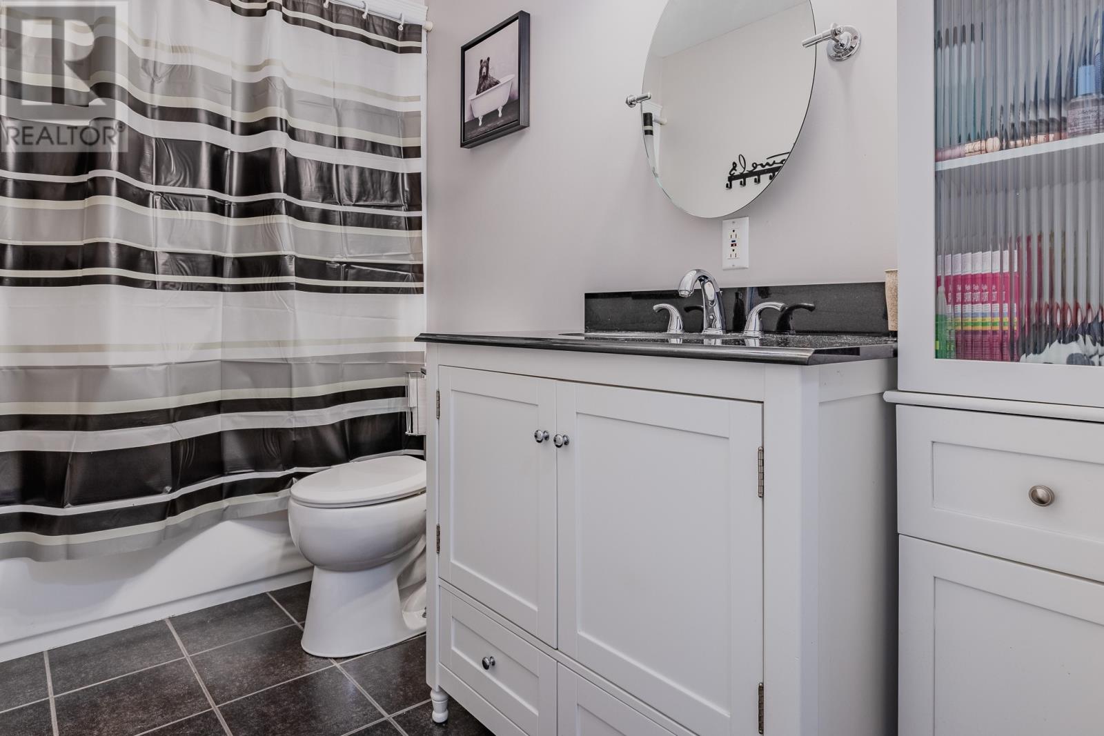 17 BISHOP AVENUE - 8