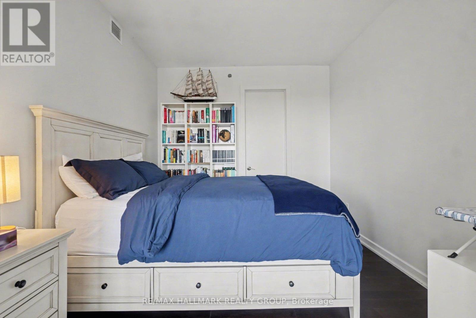 #1208 300 LISGAR STREET - 21