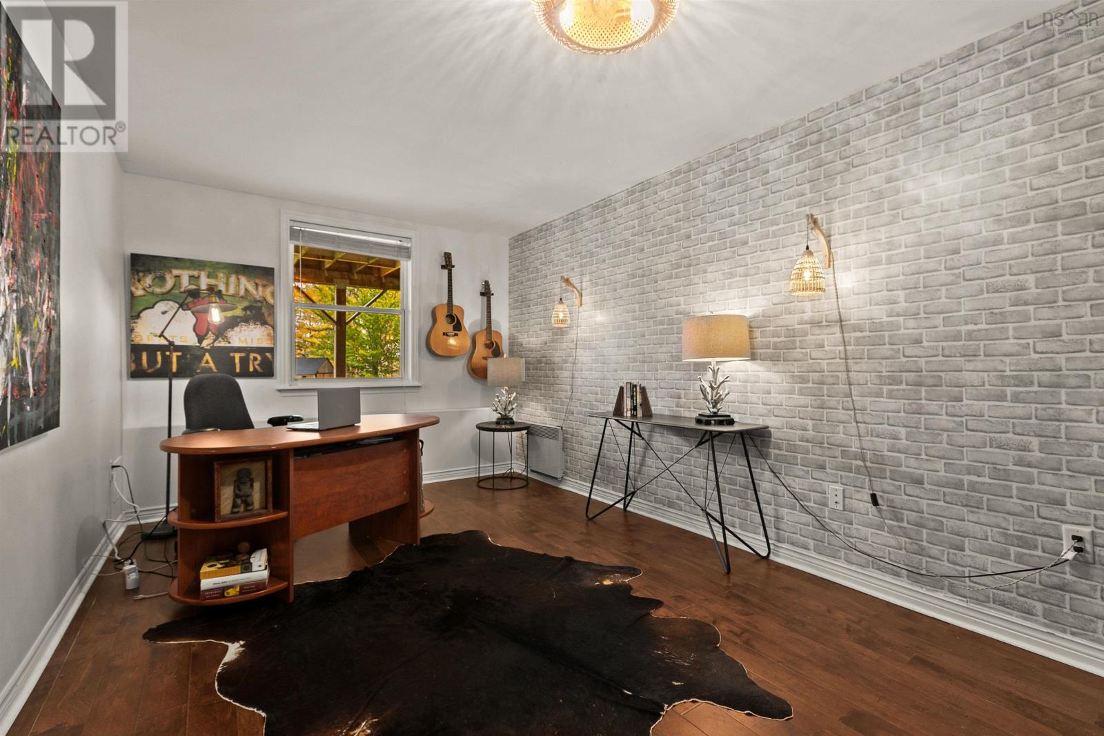 Property 39 of 51 of 390 Gleneagles Drive