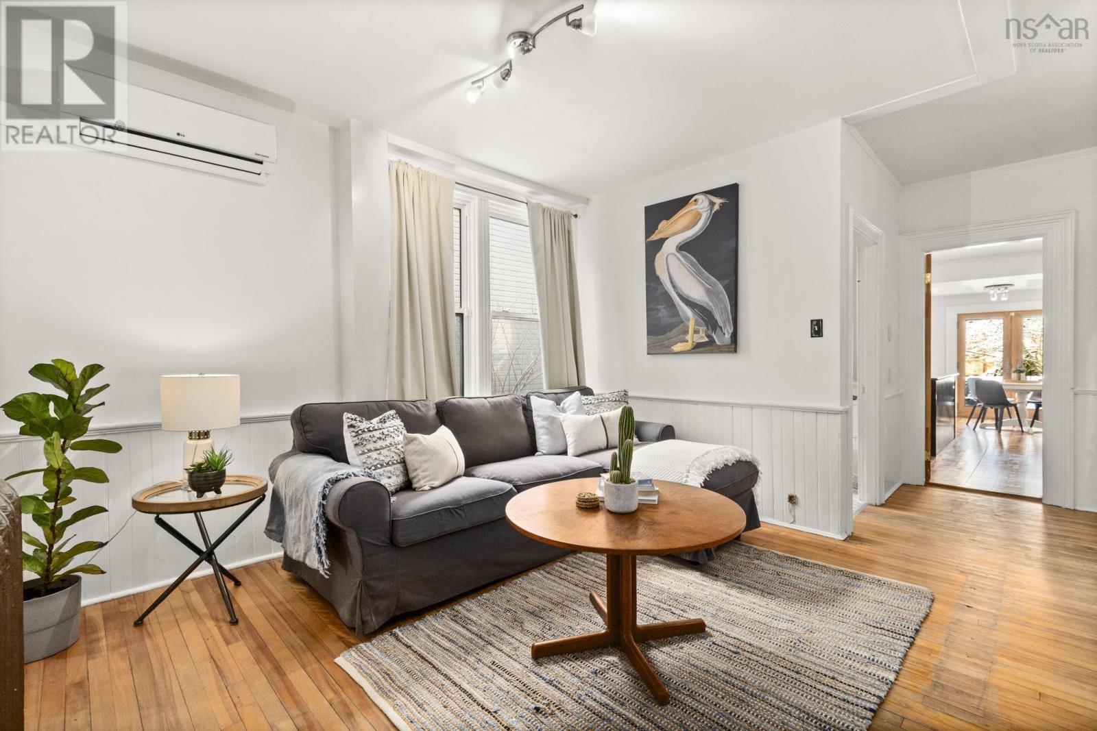 Property 11 of 50 of 1378 Robie Street