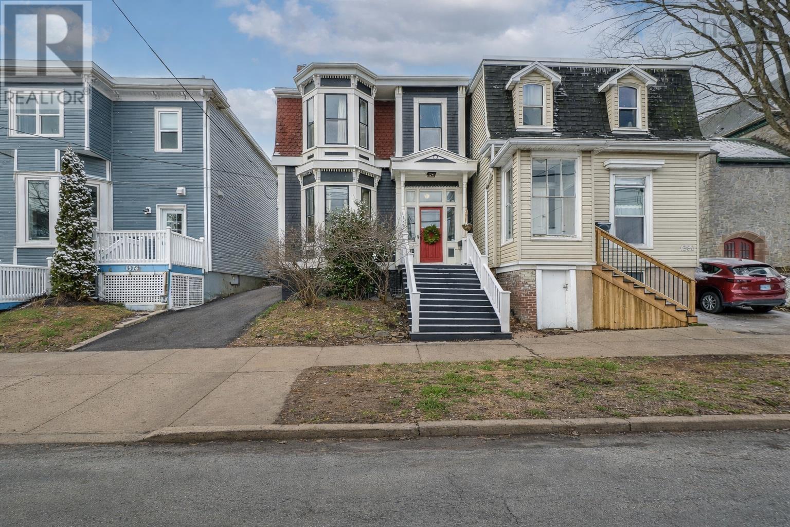 Property photo of 1378 Robie Street