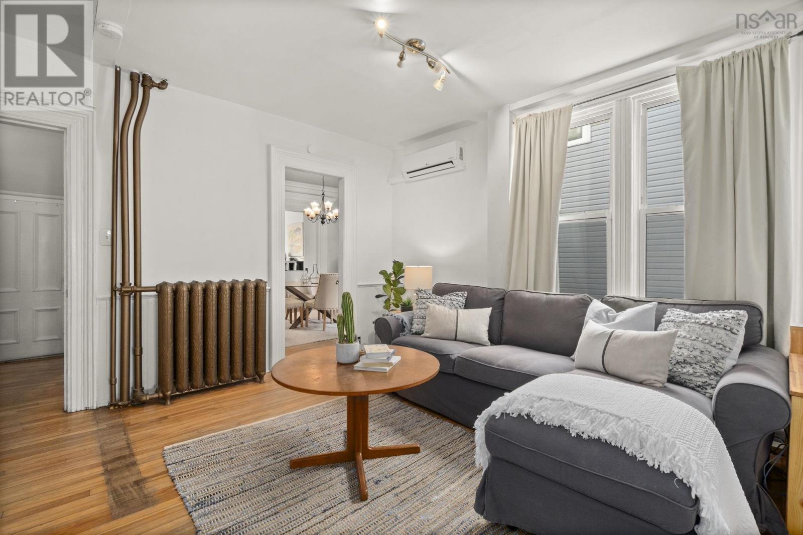 Property 12 of 50 of 1378 Robie Street