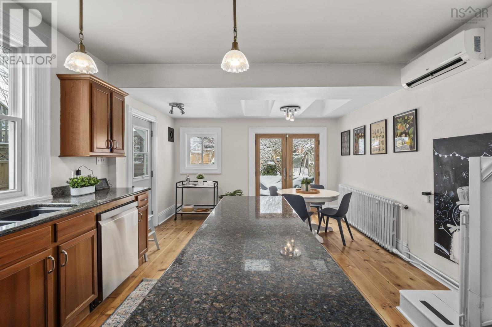 Property 28 of 50 of 1378 Robie Street