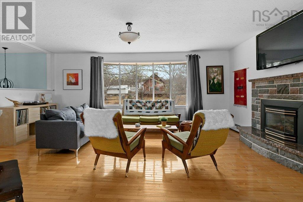 Property 18 of 48 of 11 Robina Drive