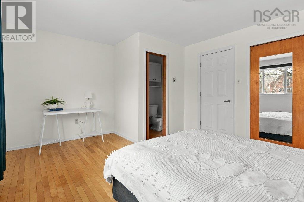 Property 32 of 48 of 11 Robina Drive