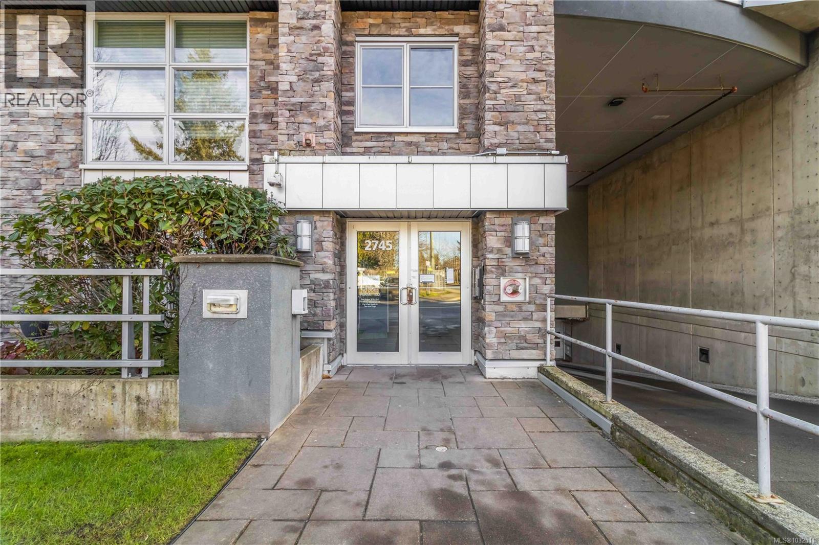 407 2745 Veterans Memorial Pkwy, Langford