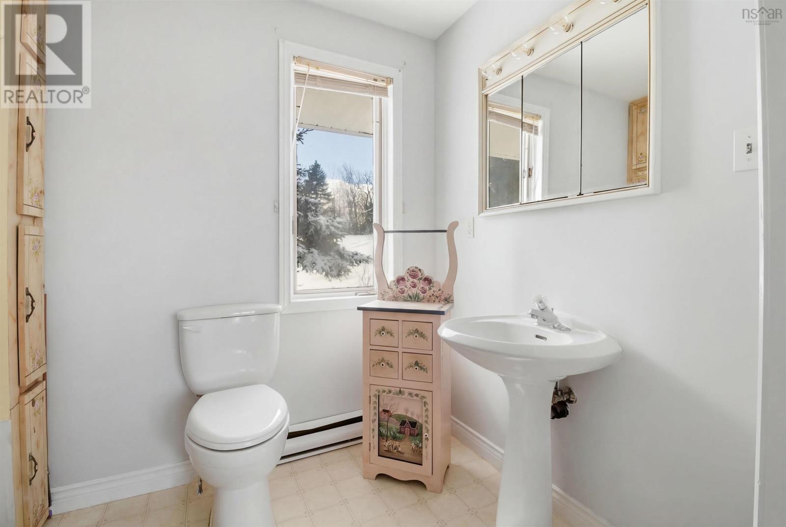 Property 18 of 30 of 4189 Highway 215