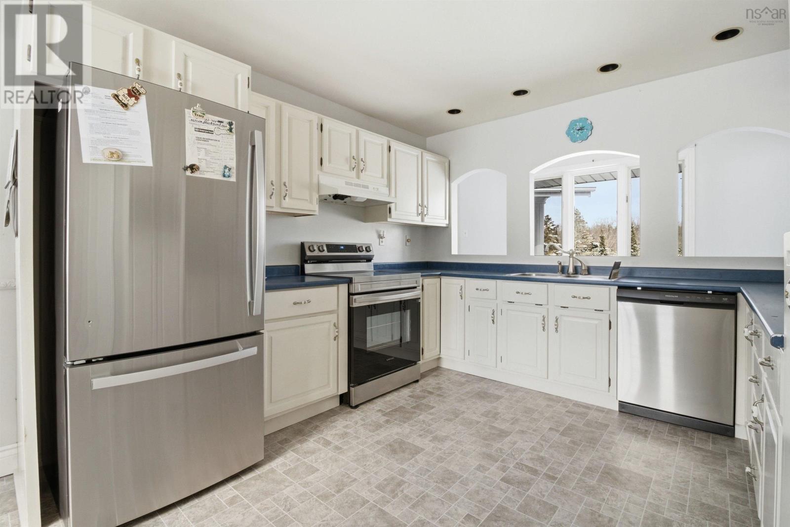 Property 9 of 30 of 4189 Highway 215