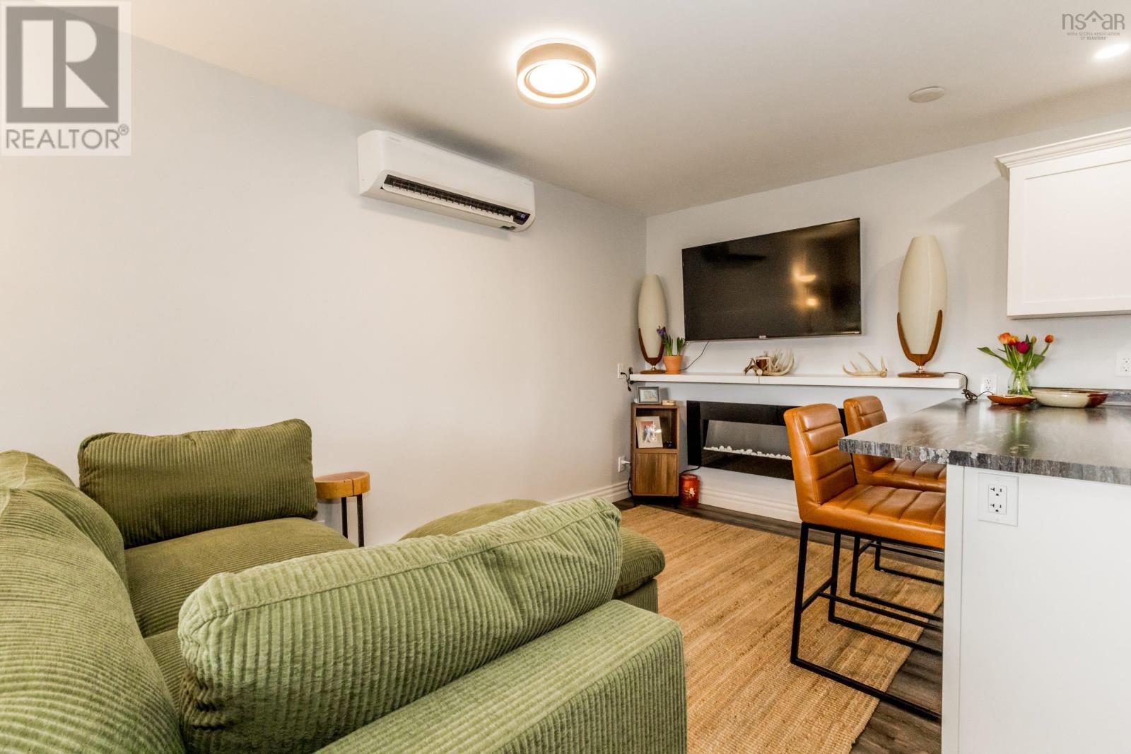 Property 22 of 50 of 701 Brooklyn Street