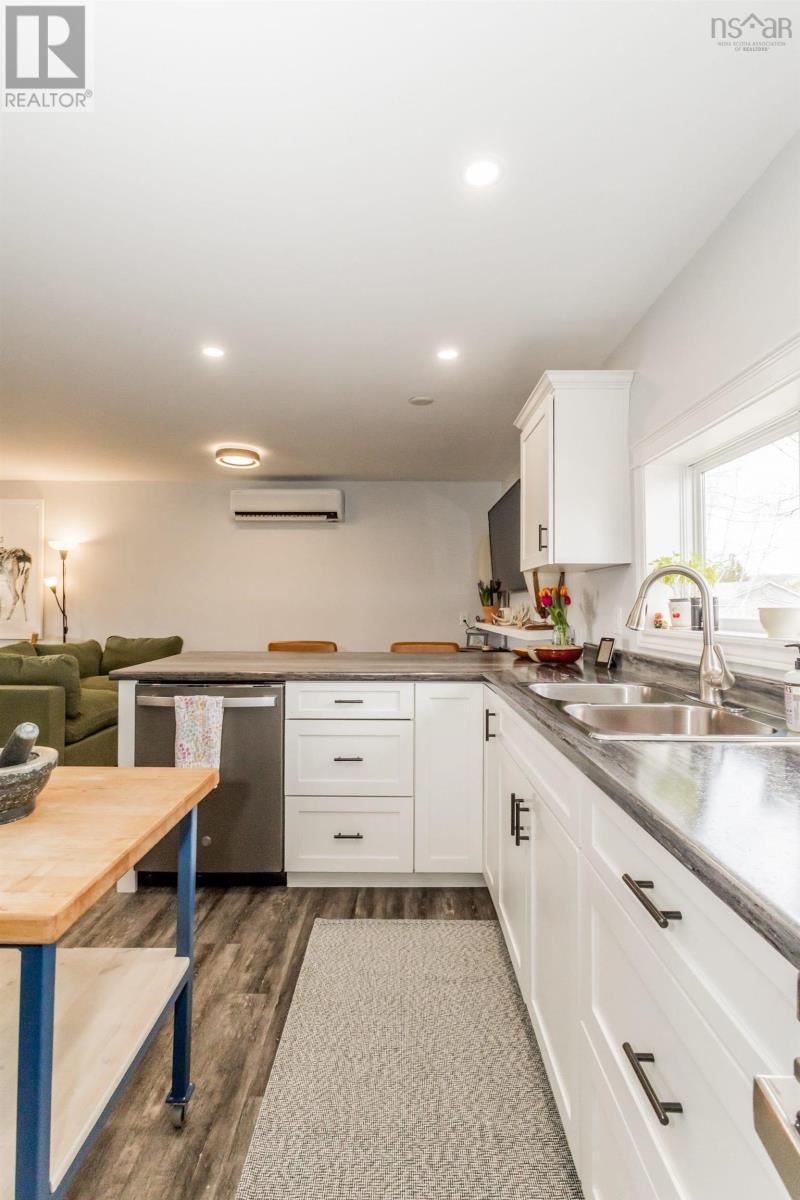 Property 16 of 50 of 701 Brooklyn Street