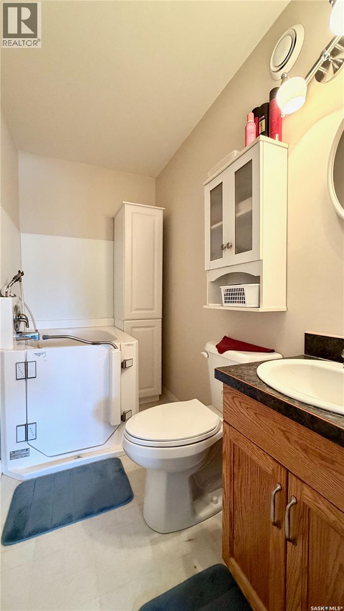 15B Downing DRIVE — photo 14
