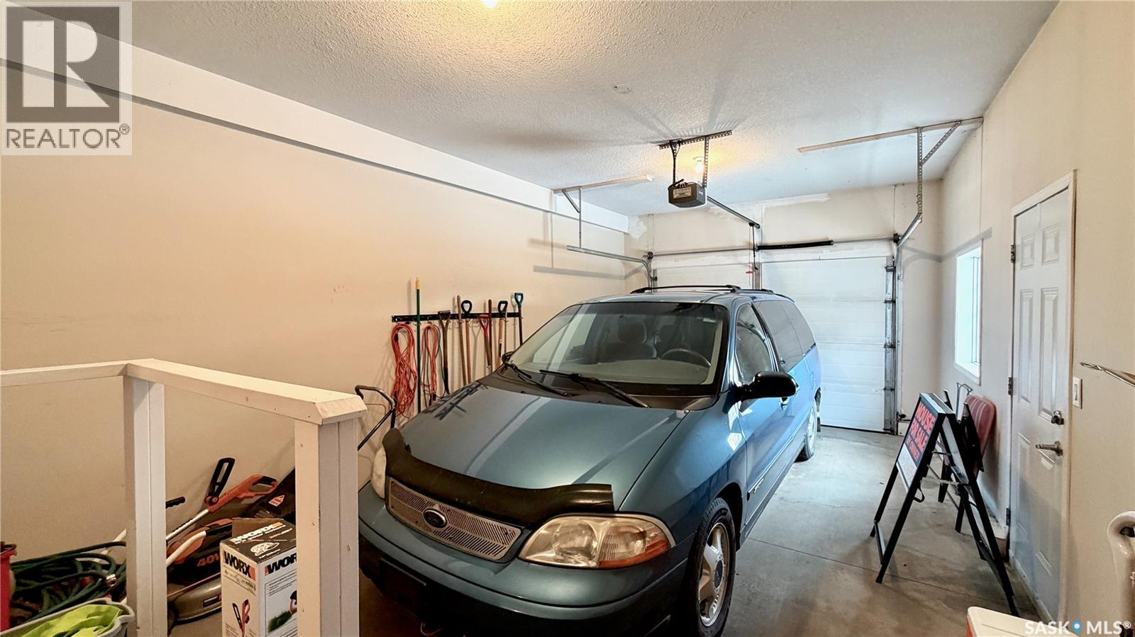 15B Downing DRIVE — photo 25