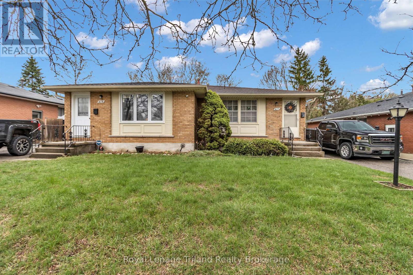 677 & 679 SEVILLA PARK PLACE