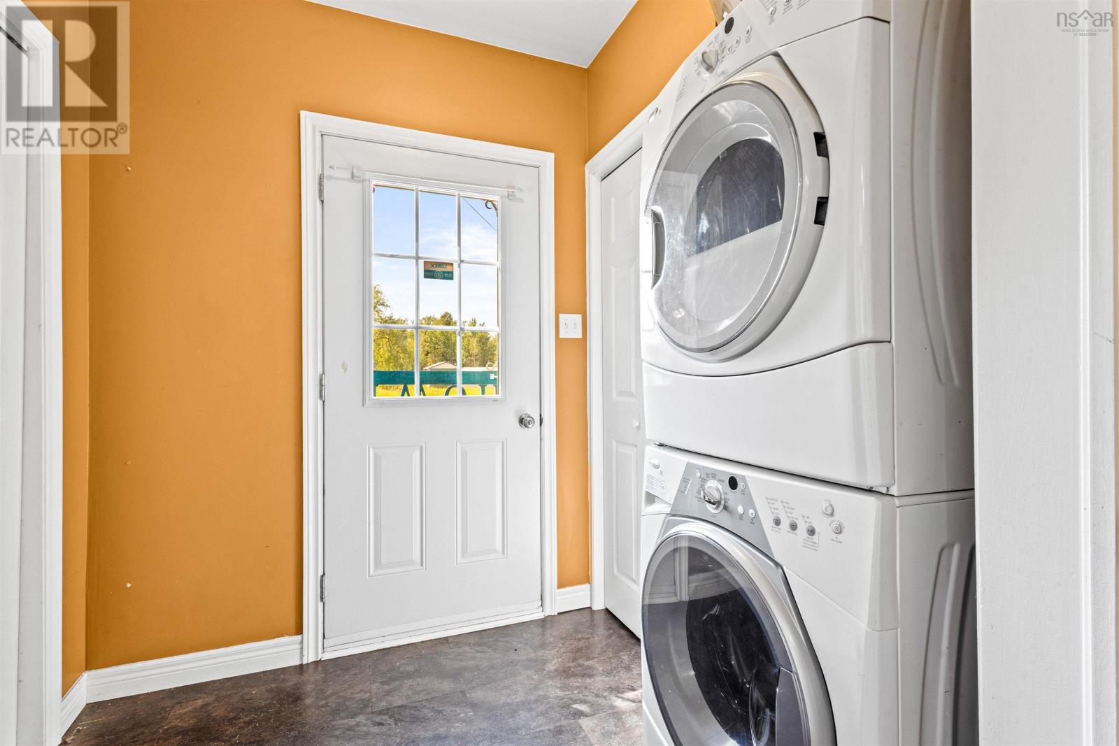 Property 8 of 41 of 320 Main Street W