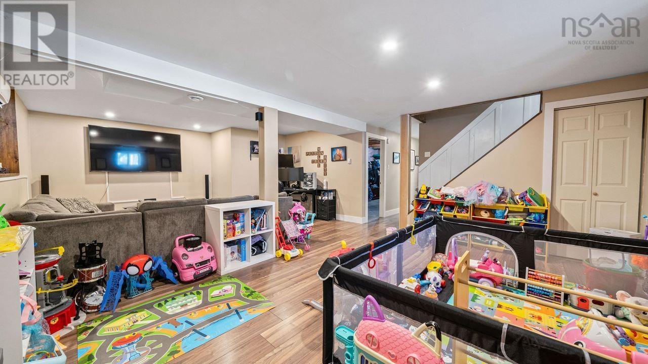 Property 24 of 49 of 27 Earl Court