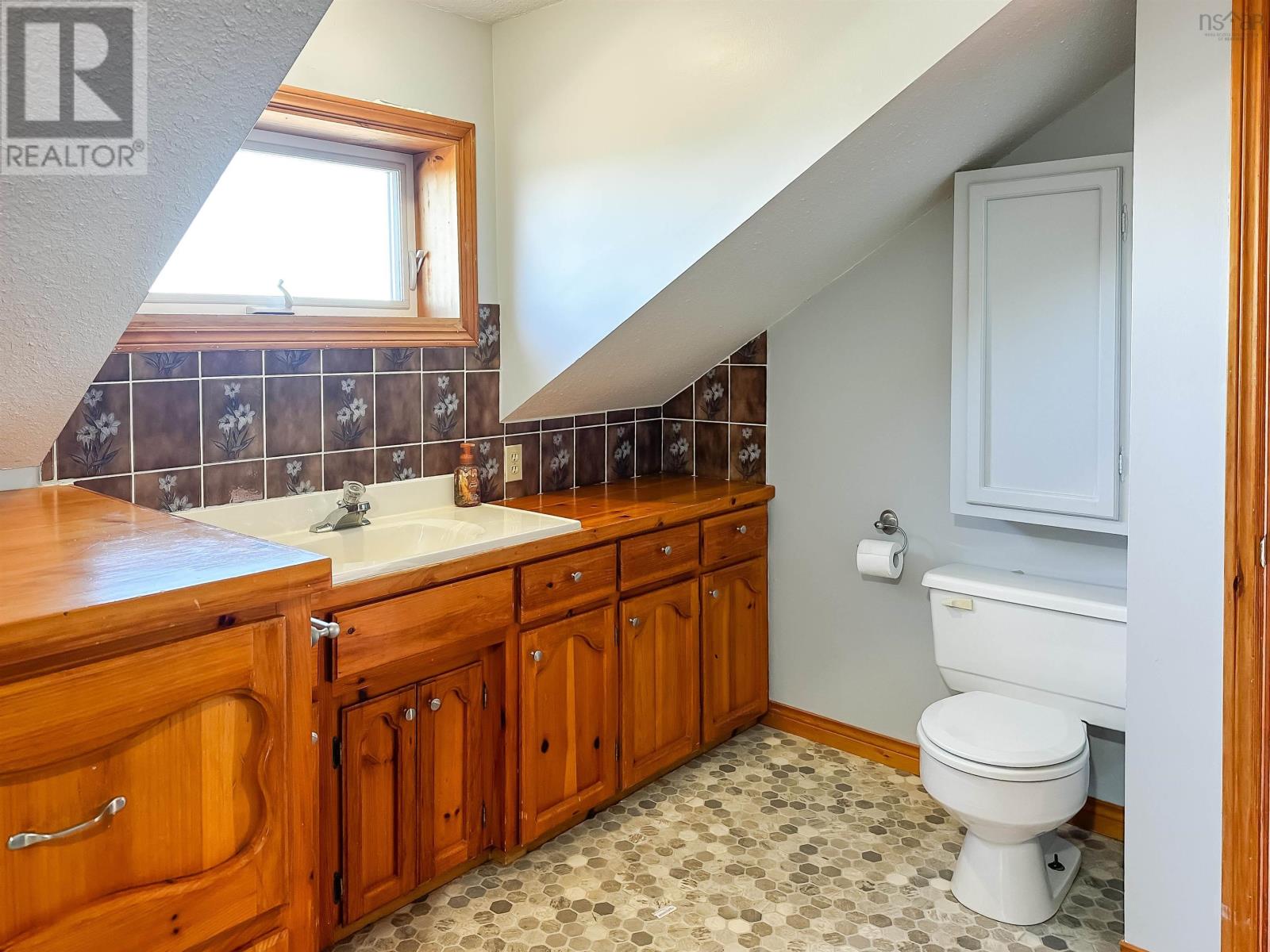 Property 33 of 49 of 900 Harmony Road