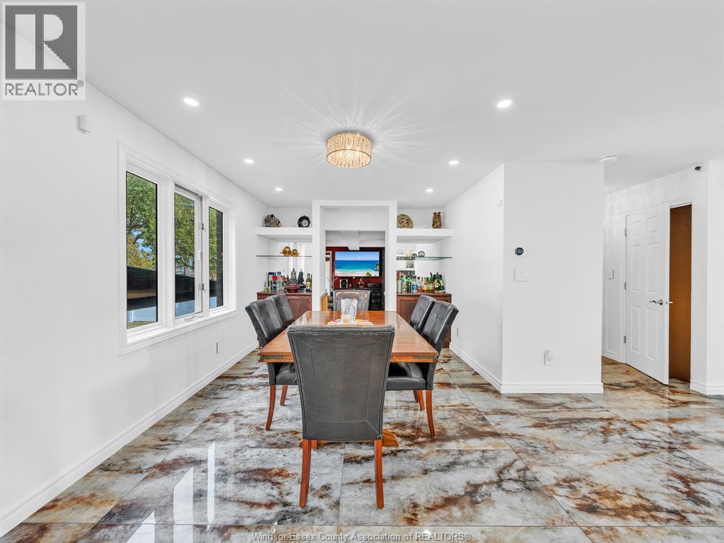 1098 STONEYBROOK CRESCENT - 12