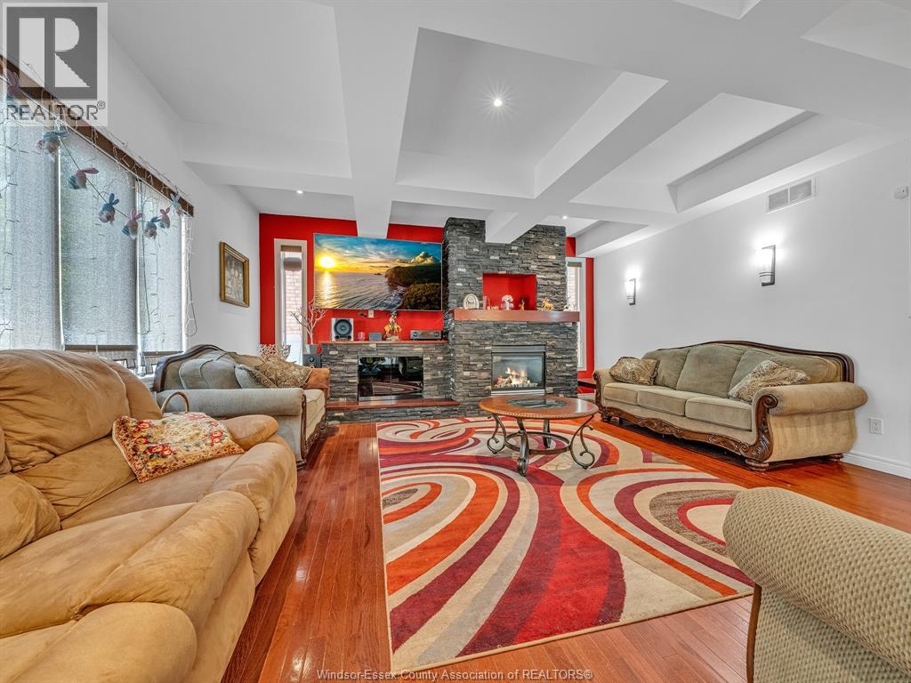 1098 STONEYBROOK CRESCENT - 13