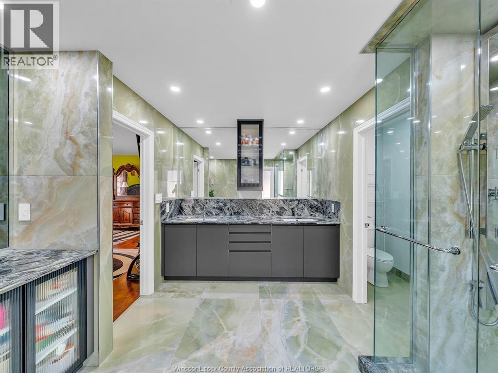 1098 STONEYBROOK CRESCENT - 16