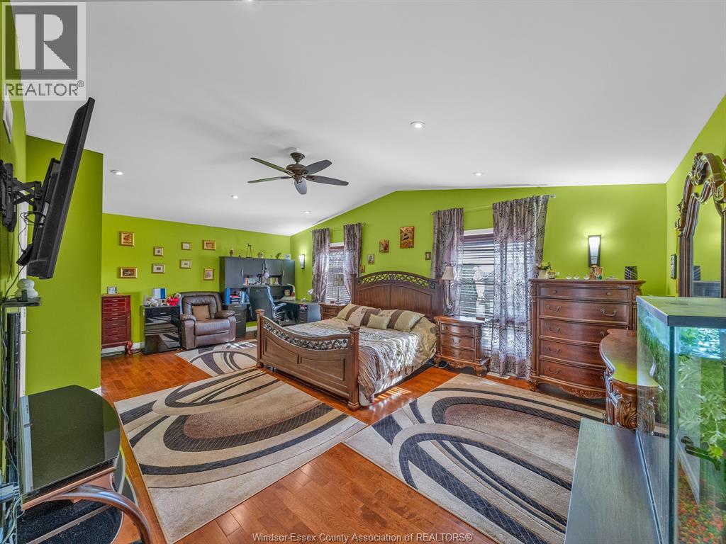 1098 STONEYBROOK CRESCENT - 20