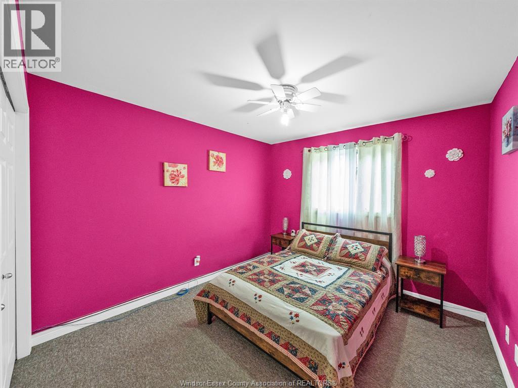 1098 STONEYBROOK CRESCENT - 27
