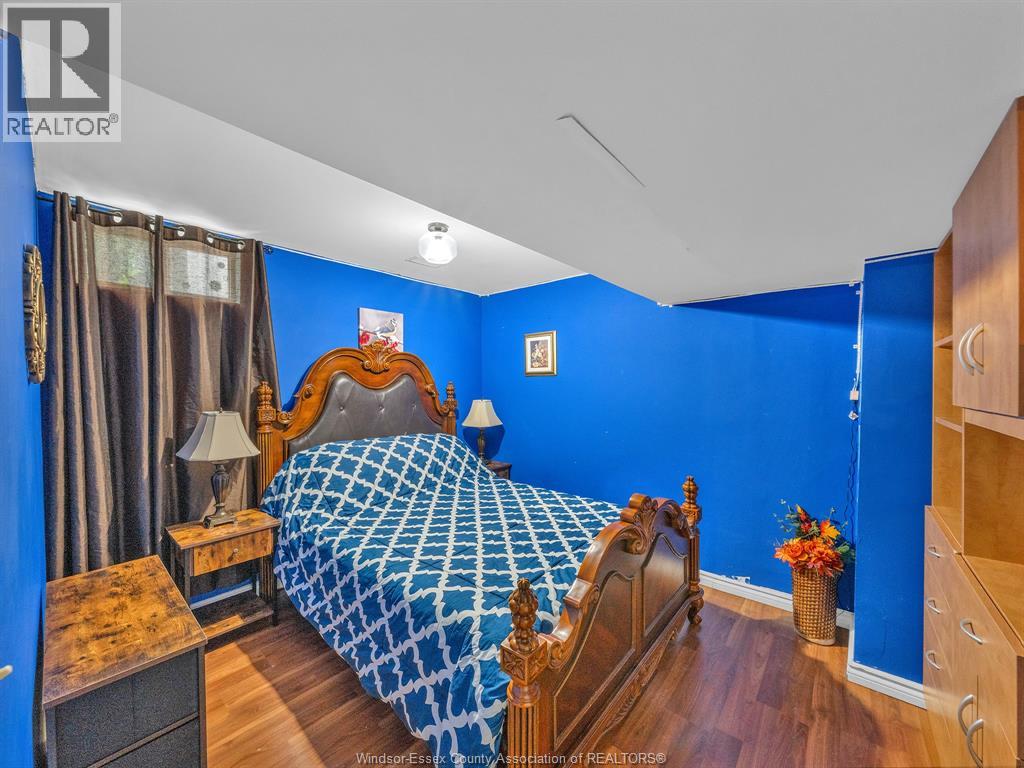 1098 STONEYBROOK CRESCENT - 39