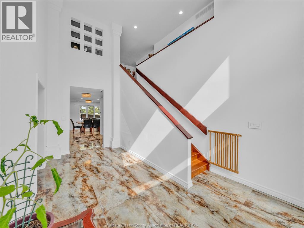 1098 STONEYBROOK CRESCENT - 5