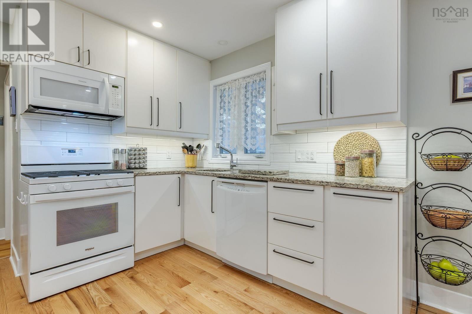 Property 11 of 43 of 21 Lawnsdale Drive