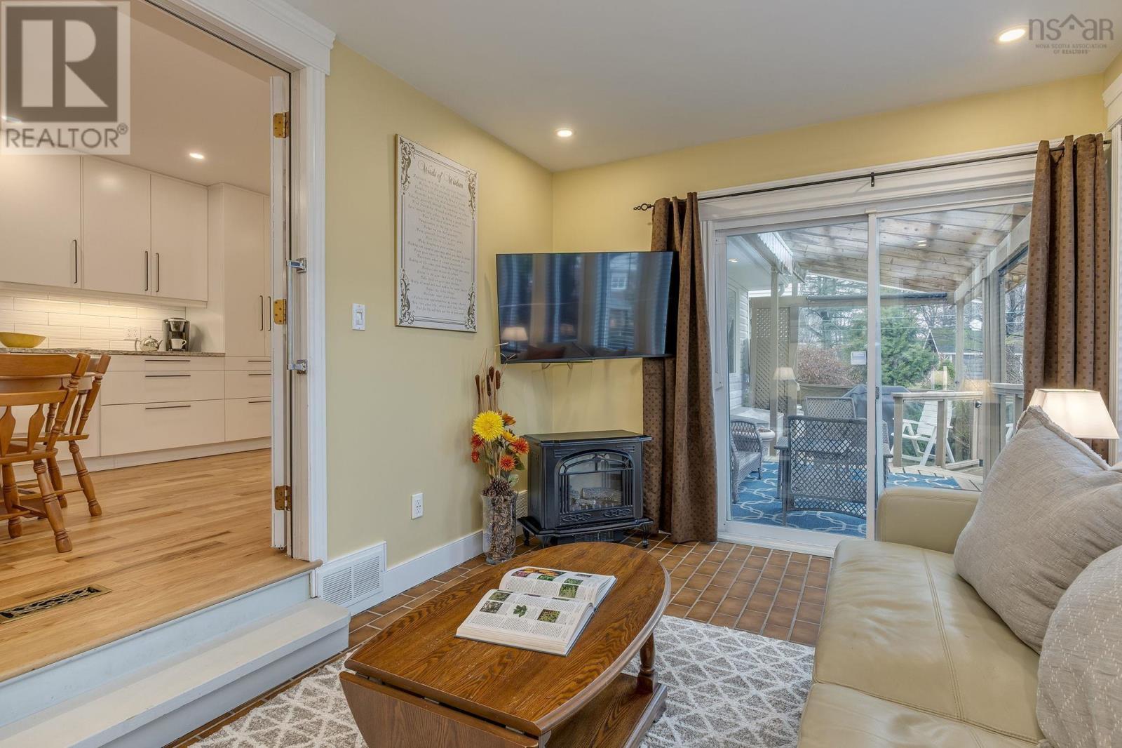 Property 14 of 43 of 21 Lawnsdale Drive