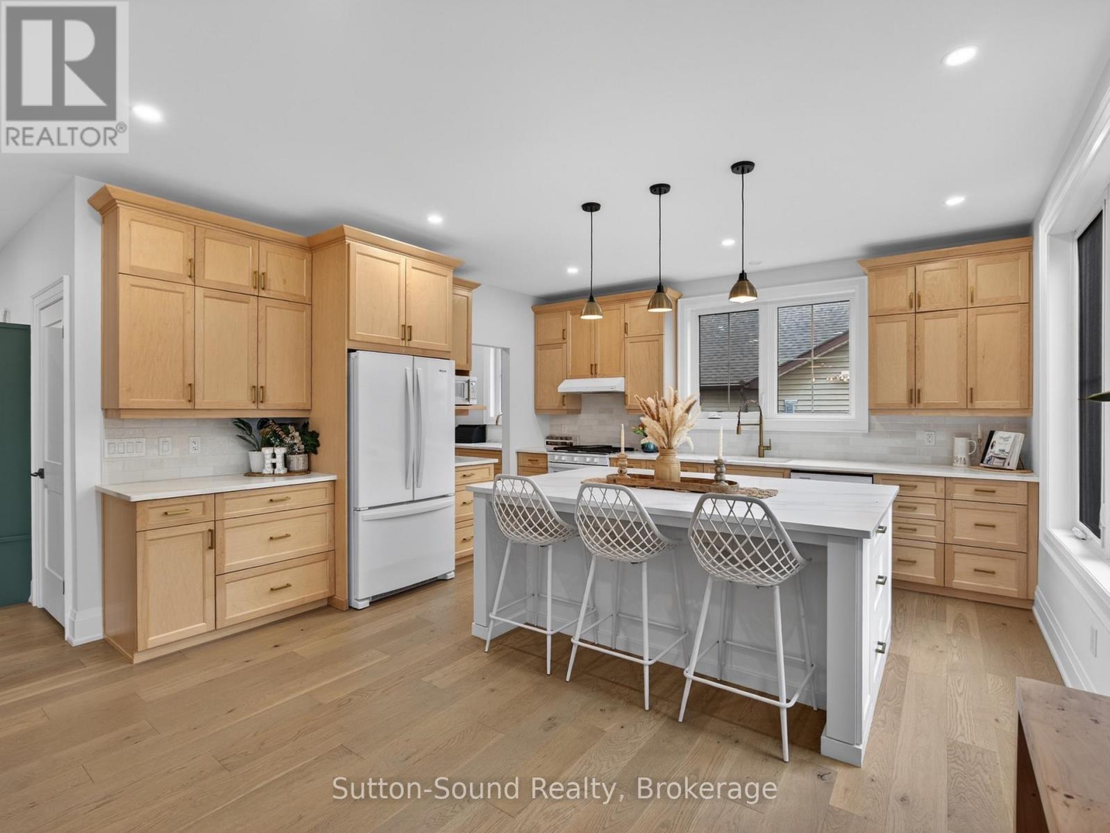 240 BRUCE STREET - 10