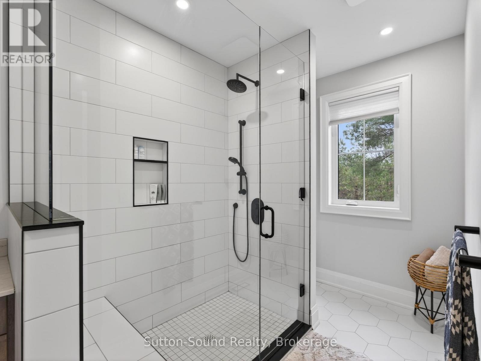 240 BRUCE STREET - 33