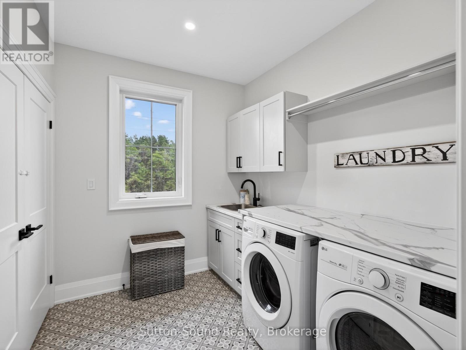 240 BRUCE STREET - 35