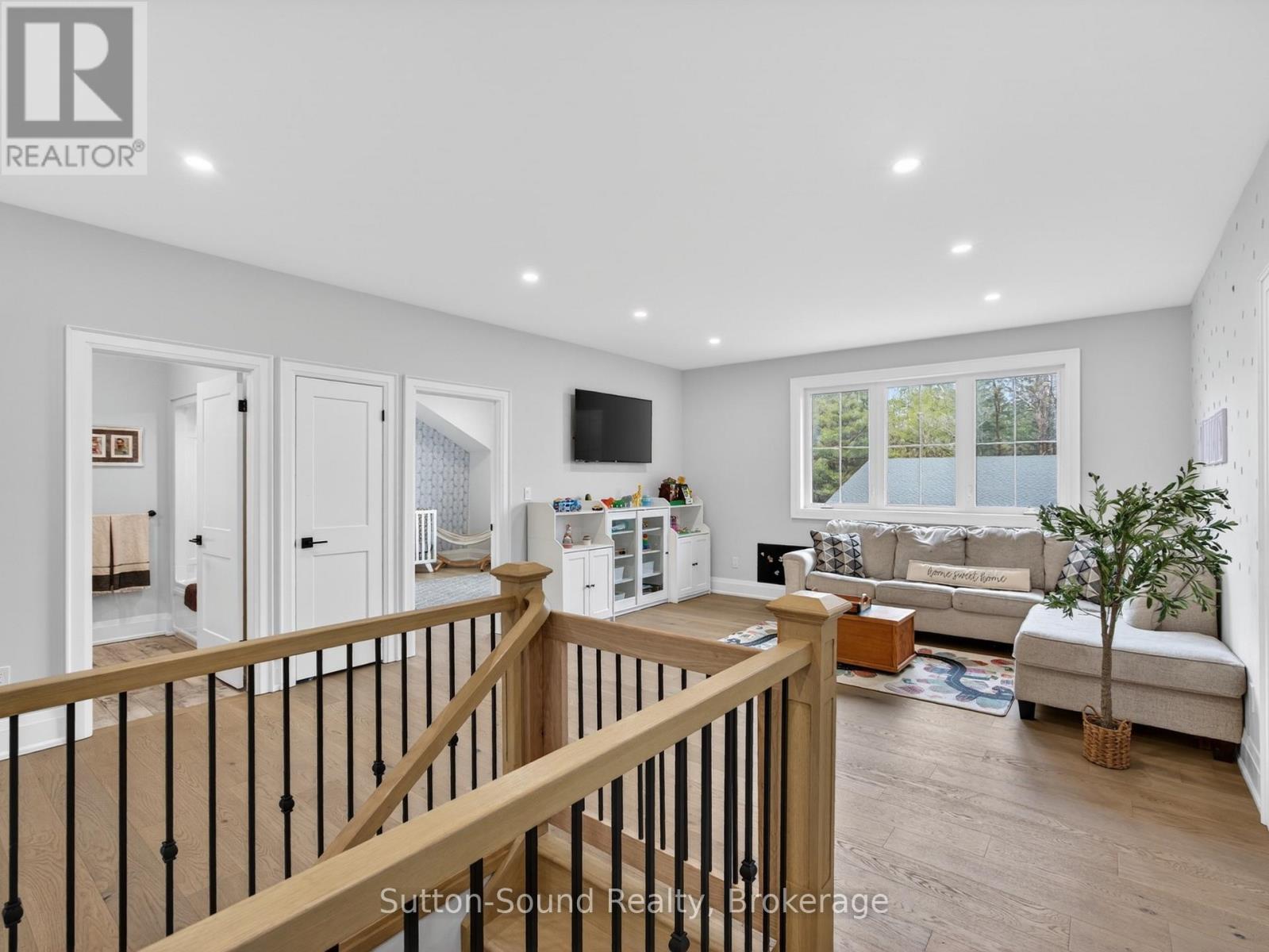240 BRUCE STREET - 36