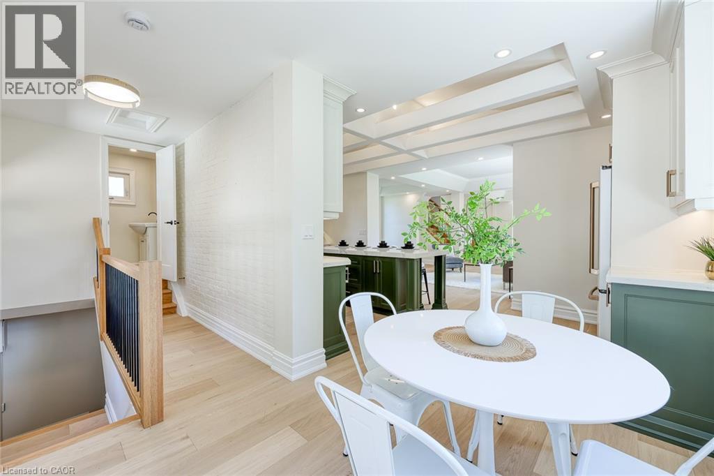 152 BLANDFORD Street - 30