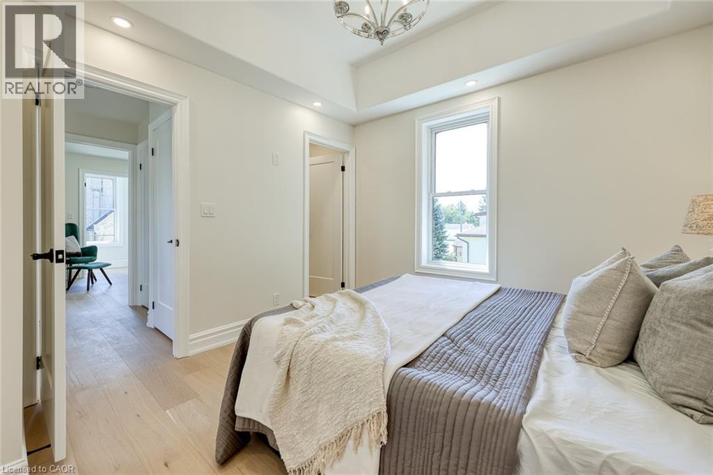 152 BLANDFORD Street - 35