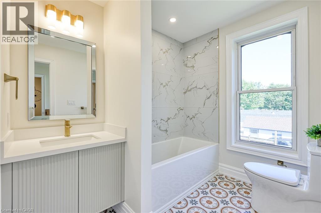 152 BLANDFORD Street - 40
